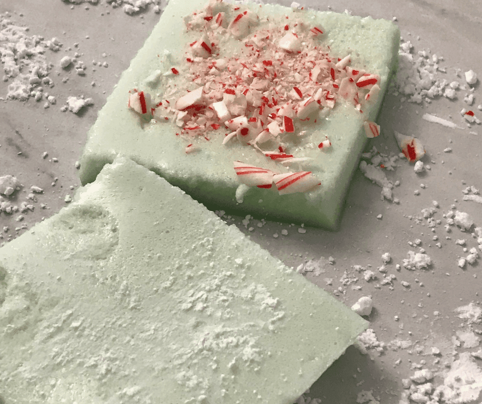 This easy marshmallow recipe is perfect for your next green theme holiday. Whether you're planning a dessert for St. Patrick's Day or Christmas, this recipe will help you look like a cooking all-star! Click to grab this easy recipe. #recipe #cooking #stpatricks #christmas