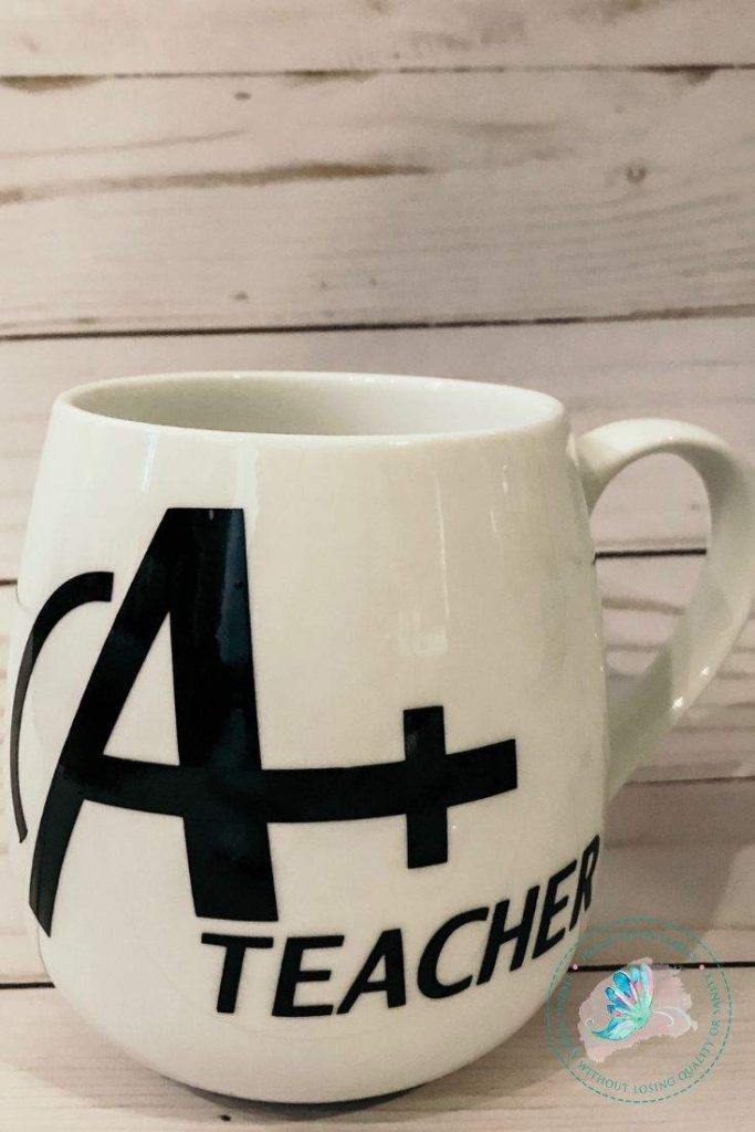 Want to really WOW for teacher appreciation day? Then DIY this Cricut project (perfect for beginners). Don't forget to grab your FREE SVG file. #Cricut #Sillhouette #freeSVG #teacherappreciation