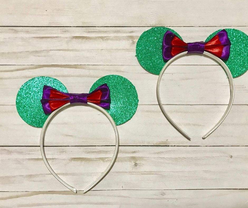 This Little Mermaid headband is perfect for your own Disney princess. DIY these cute ears in a matter of minutes with this easy to follow craft tutorial (perfect for beginners). #Disney #LittleMermaid #Ariel #DisneyEars