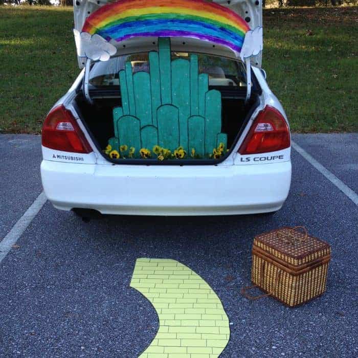 Wizard of Oz trunk or treat idea.