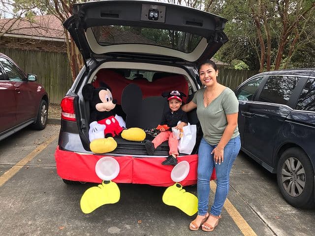 mickey mouse trunk or treat